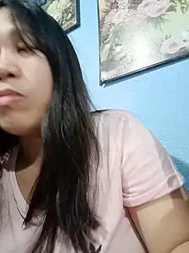 Milkytits4You webcam