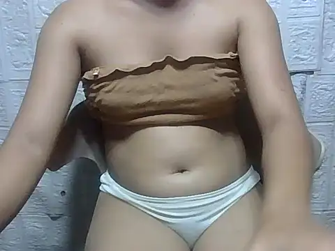 SweetFuntastic18 webcam