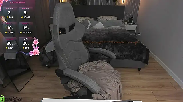 Trisha_Moore webcam