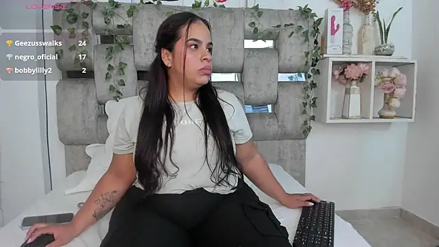 AliciaRosse webcam