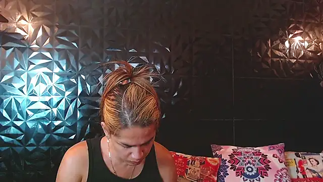 PINK__LOLA1 webcam