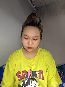Almira6868 webcam