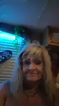 annika_lately webcam