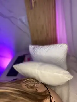 KYLIE_JONES6 webcam