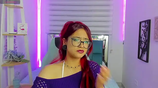 Sara_Red_X webcam