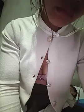 emma-sin (F young) - I dream of owning that dress 👗👗