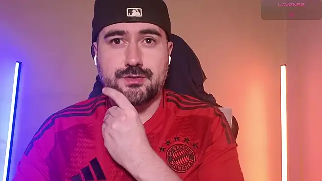 dominanttheo (Ask my age) - im horny