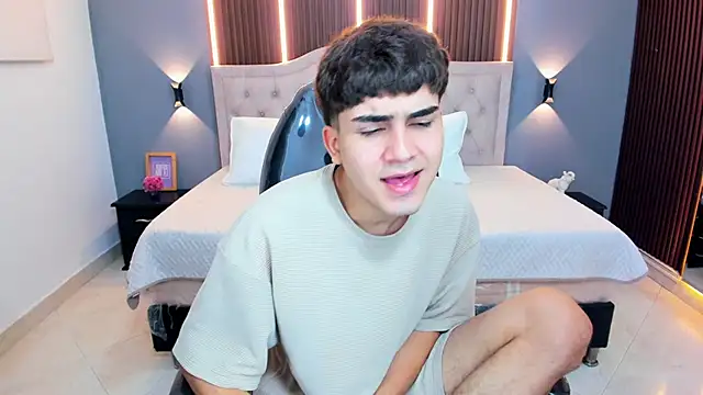 Tommy18__ webcam