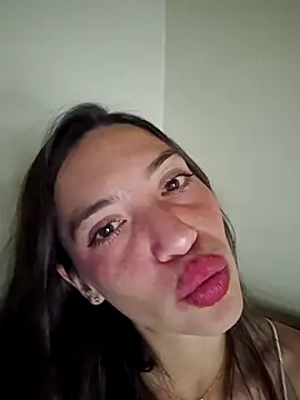 loveuu-bae webcam