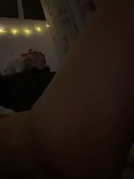 tugatitamiau075 - TuGatitaMiau075's free webcam - UK Sex Cams
