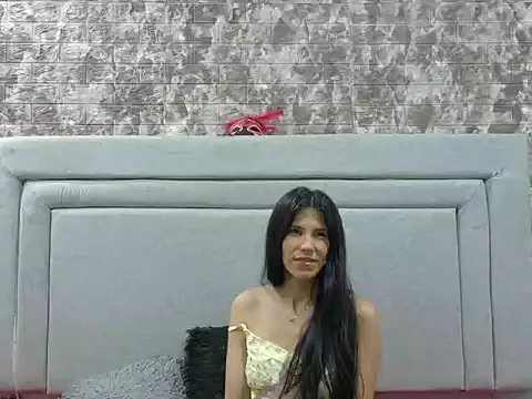 Annitarogers_ webcam