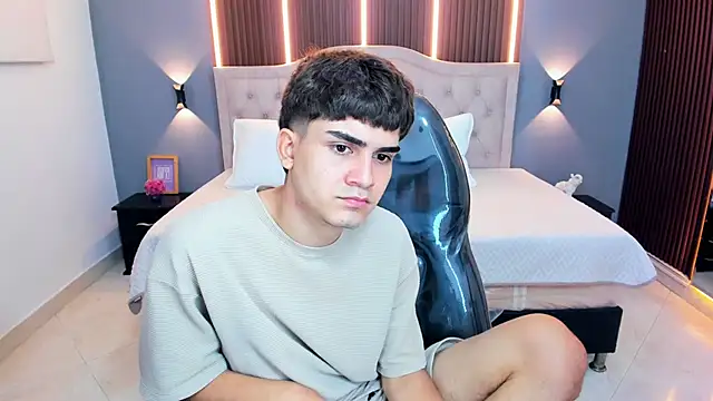 Tommy18__ webcam