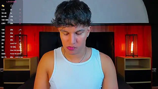 Leo_Savage_ webcam