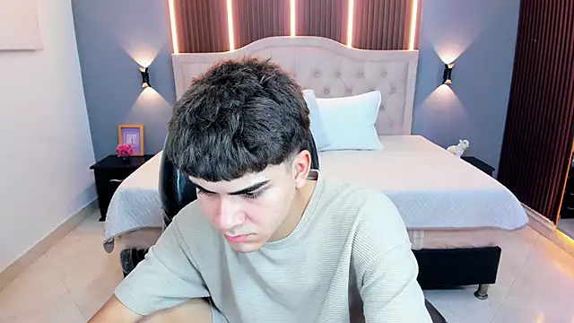 Tommy18__ webcam