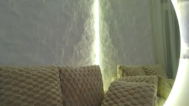 moniqque webcam