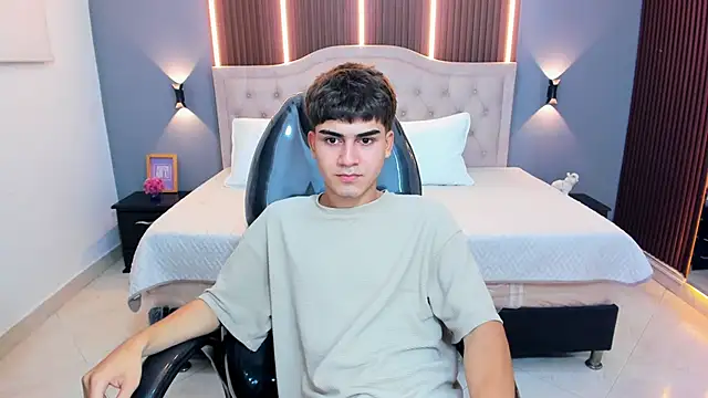 Tommy18__ webcam