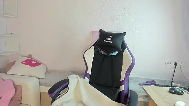 Ella_starrr__ webcam