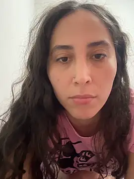 LatinDoll8 webcam