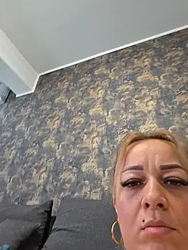 RuxyHuge42ETT webcam