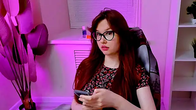 CarolGiggly webcam