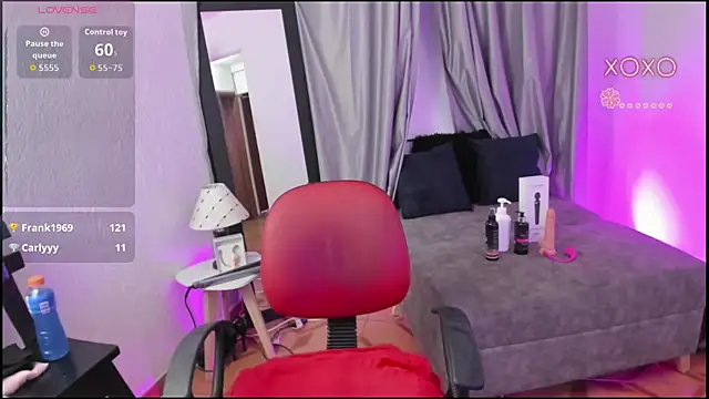 TiinaJonus_ webcam