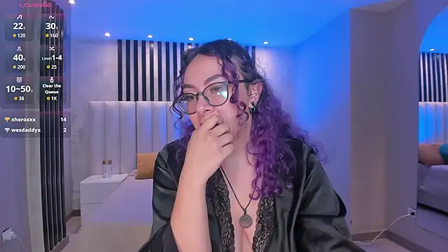 LoiseHarper webcam