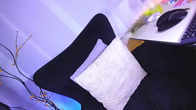 margaretqualley (Ask my age) - riding dildo 5 min cowgirl