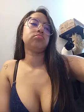 Shannel_72 webcam stripchat model stream image