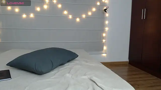 sarabubbie (Ask my age) - Doggy Style