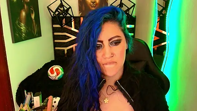 scarleth_blue webcam