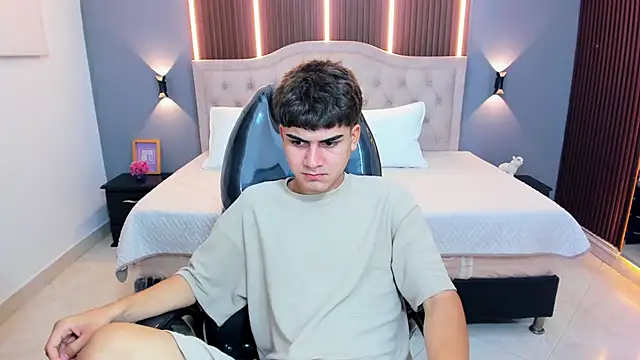 Tommy18__ webcam