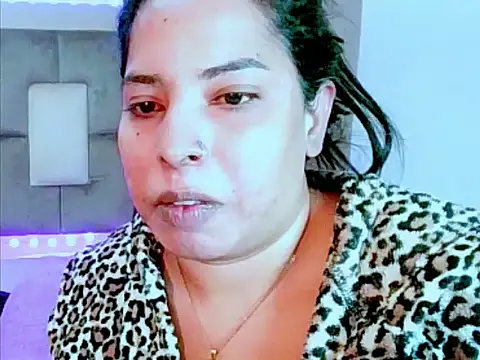 indiantopaz694u webcam