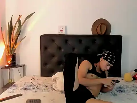 NoahDevil18 webcam