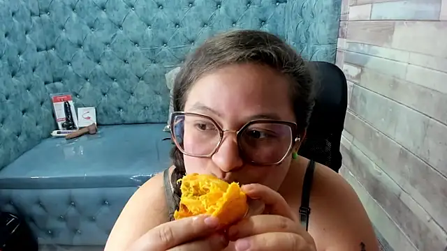 Sarah_Boobs_ live cam on StripChat