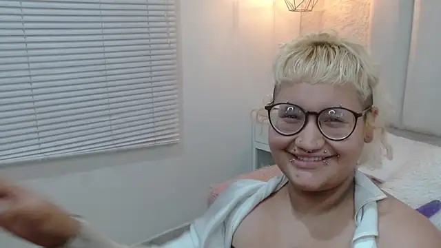 Echypyon_ live cam on StripChat