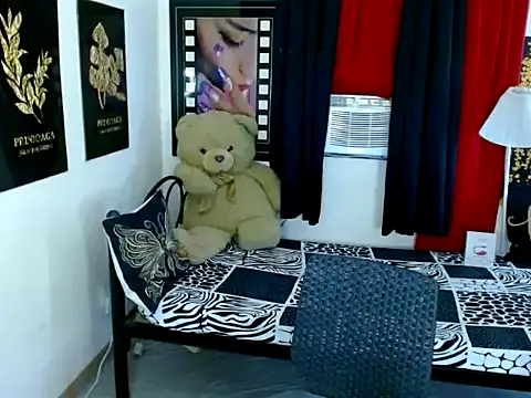 UrhotGoddess webcam