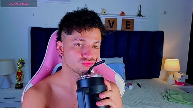 Issac_james_ webcam