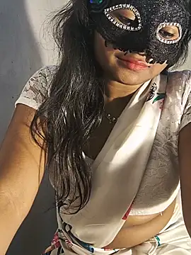 DIRTYSECRET_QUEEN_07