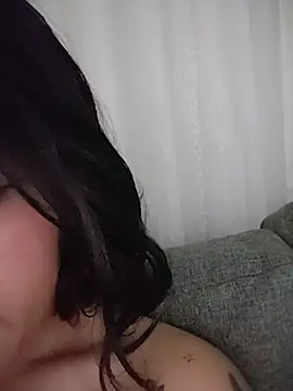 Watch ElaRuil69 live on EroticFlix - High definition streams