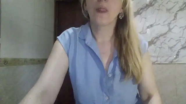 MiyaHottie webcam
