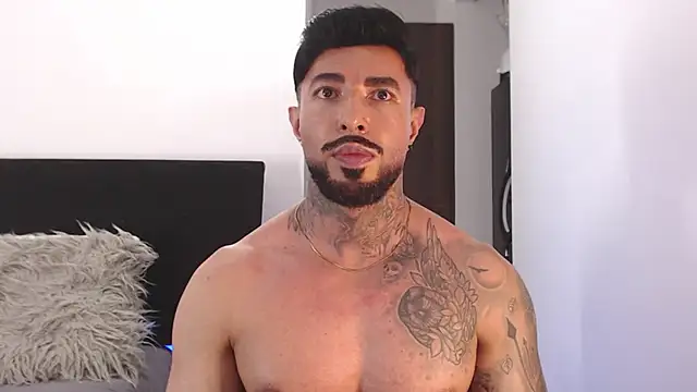 andrea_de_lucaa webcam