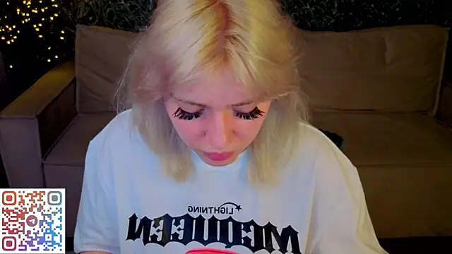 Kate_Krose live cam on StripChat