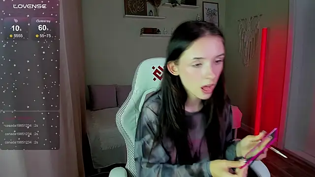 AnnaOddy webcam