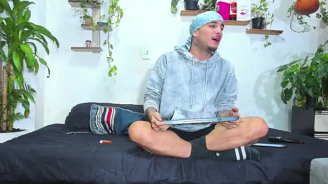 Adam_Borsalino webcam