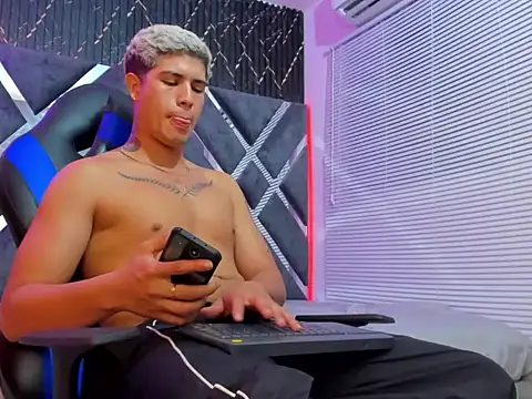 dominic_connor webcam