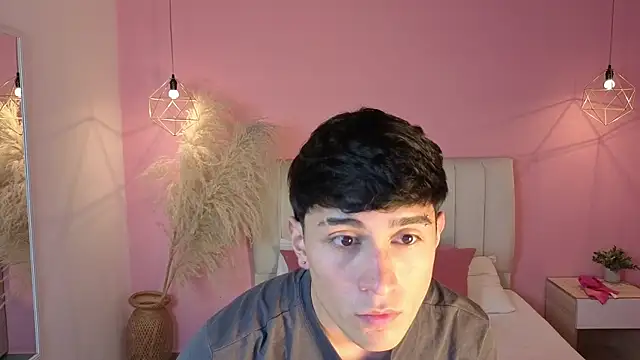 ryan_valentino webcam
