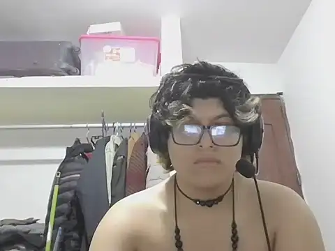 layom_21 webcam