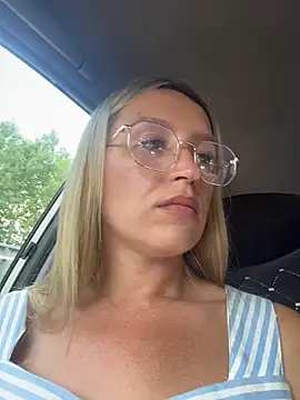 Watch StasyWood live on EroticFlix - High definition streams