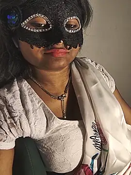 DIRTYSECRET_QUEEN_07
