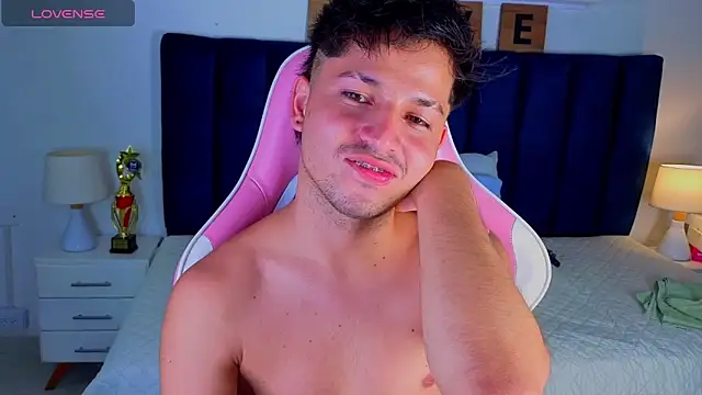 Issac_james_ webcam